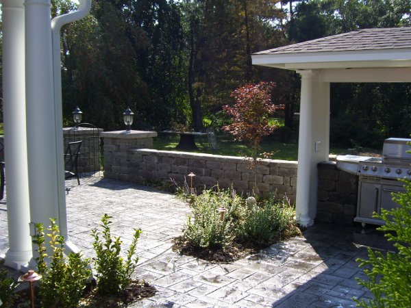 Paver patio with landscaping